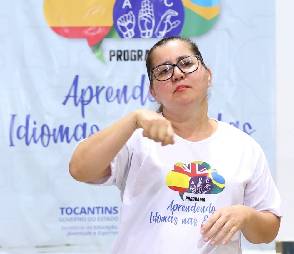 Seduc abre inscrições para cursos de inglês, espanhol e Libras; saiba quem pode participar