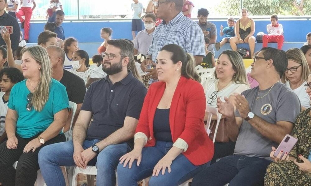 Com participação de vereadores e comunidade, Cinthia Ribeiro entrega reforma e ampliação da Escola Rosemir Fernandes, no Aureny III