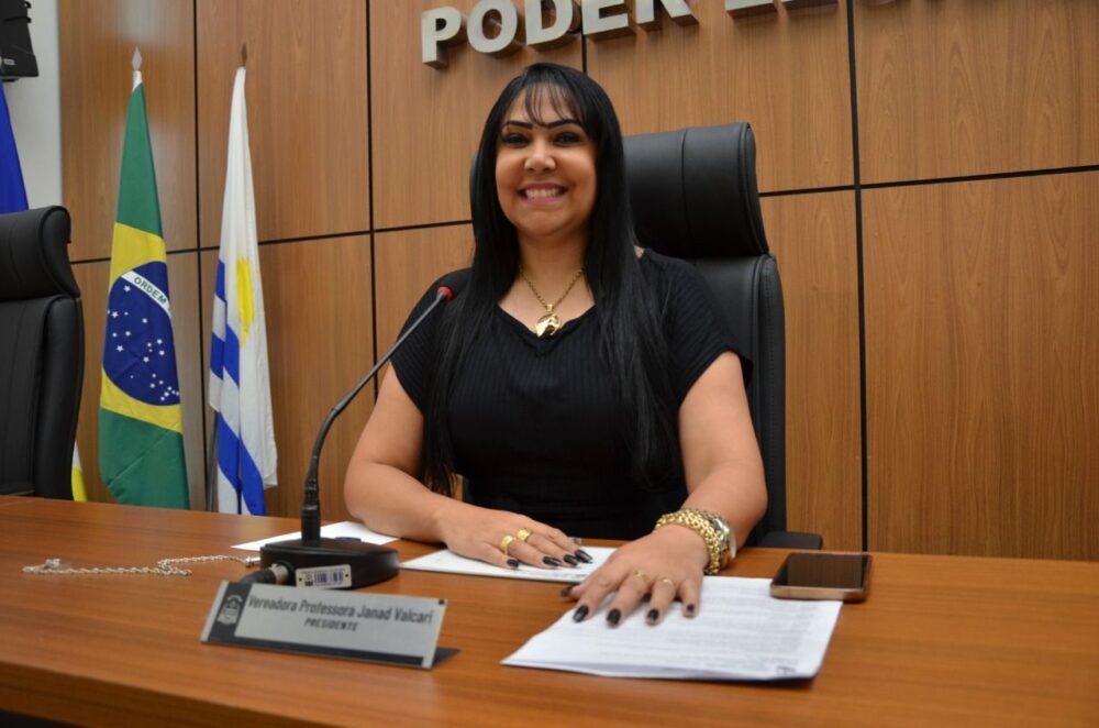 Janad Valcari solicita Centro de Acolhimento e convênios com faculdades e clínicas veterinárias para o bem-estar animal em Palmas