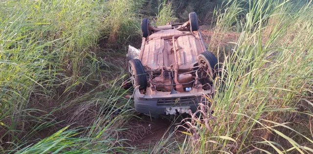 Acidente na TO-373: Motorista morre após desviar de buraco na estrada e carro capotar; outras 4 pessoas ficaram feridas