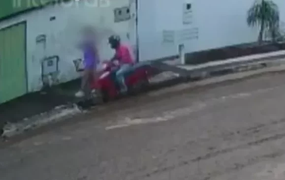 Motociclista que passava a mão no corpo de mulheres que caminhavam pelas ruas é preso em Paraíso do TO
