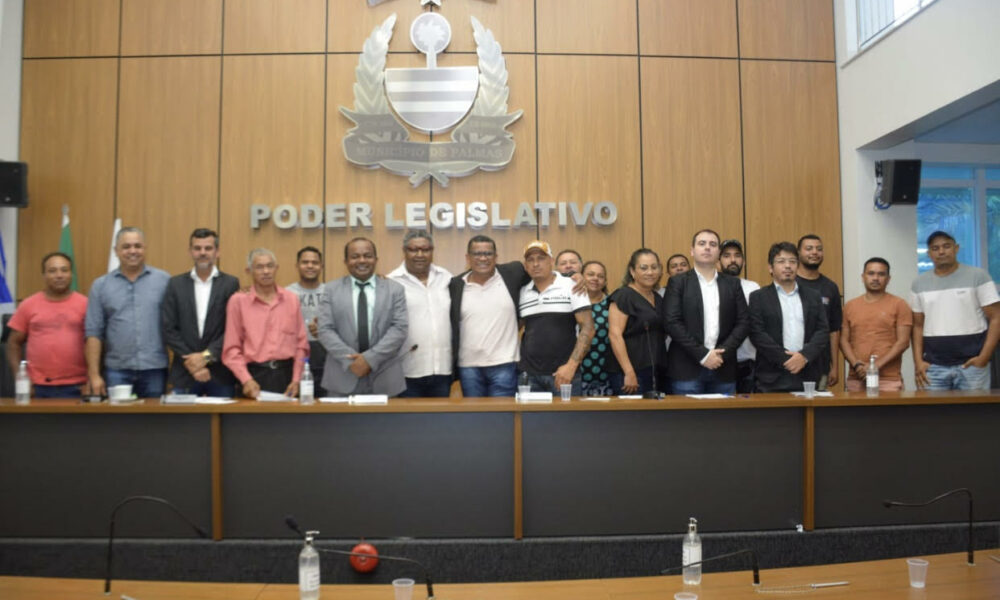 Vereador Sargento Júnior Brasão se reúne com Bancada Empresarial e vendedores para tratar do PL que regulamenta a atividade dos ambulantes em Palmas