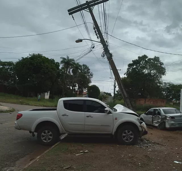 Mais de 3,3 mil moradores da região Sul de Palmas ficam sem energia elétrica após batida entre caminhonete e carro