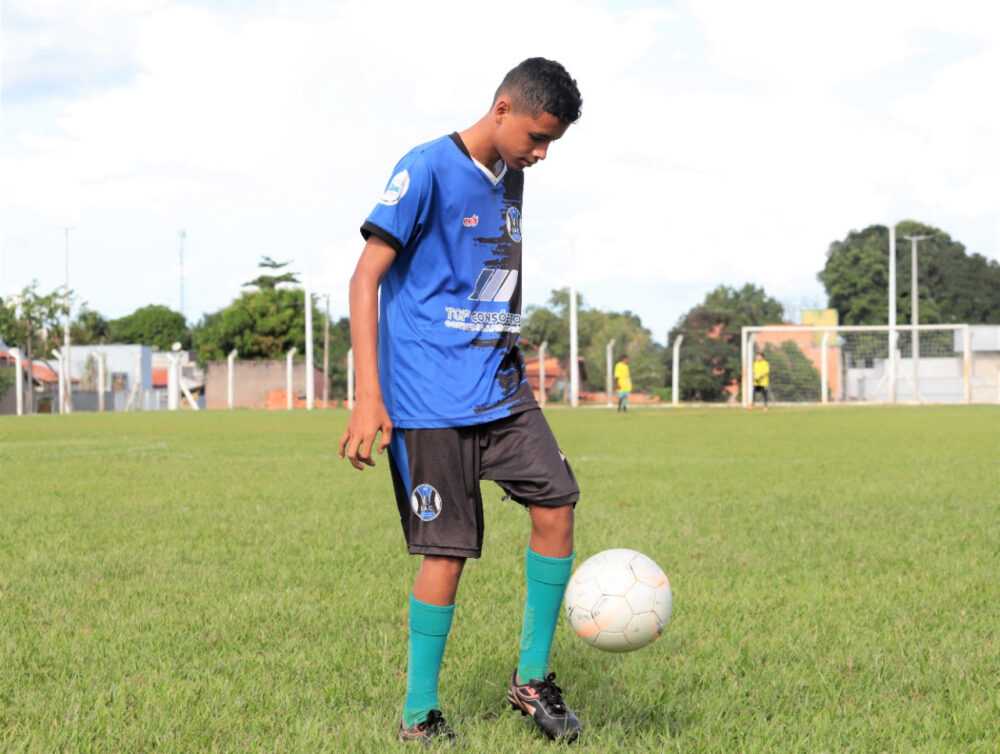 Jogadores das escolinhas de futebol de Araguaína são selecionados para fazerem testes em grandes clubes