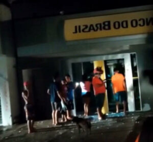 Noite de terror no interior do Tocantins: Bandidos do 'novo cangaço' assaltam bancos de Divinópolis e fazem moradores reféns
