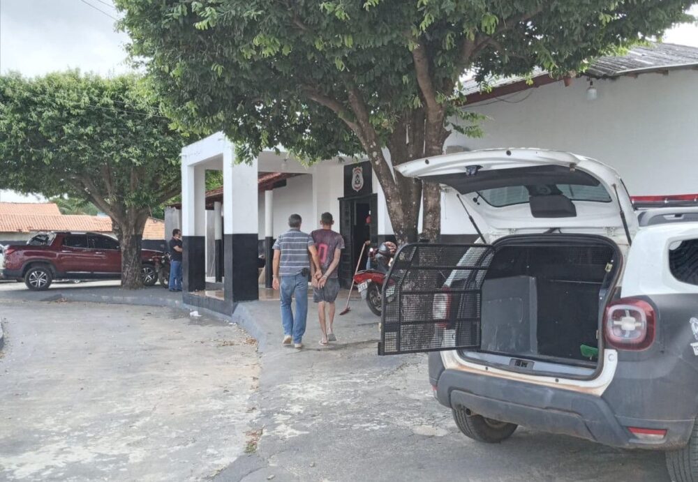 Em Araguatins, dois jovens são presos suspeitos de praticar violência doméstica