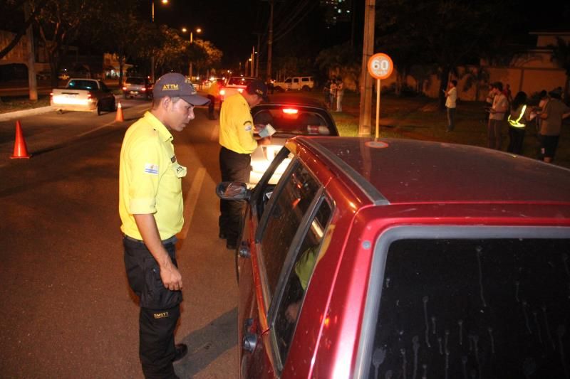 Durante fiscalização, agentes de Trânsito de Palmas removem 21 veículos e aplicam 48 autos de infrações