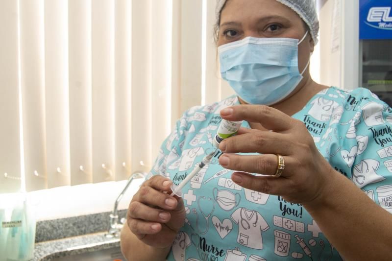 Imunizantes contra a Gripe, Covid-19 e Tríplice Viral continuam disponíveis nas USFs em Palmas
