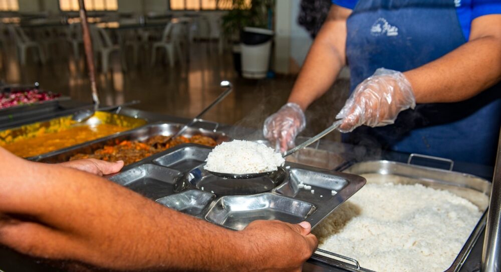Em Palmas, restaurantes comunitários oferecem refeições variadas no mês de junho; confira o cardápio