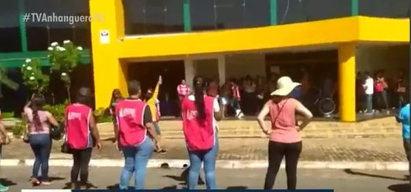 Professores da rede municipal de Porto Nacional continuam em greve e 3 mil estudantes estão sem aula; entenda