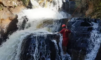 Mulher desaparece após cair em buraco de cachoeira em Babaçulândia; vítima teria subido em uma pedra para tirar foto