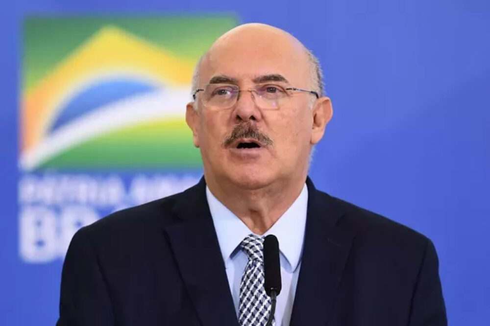 Ex-ministro da educação Milton Ribeiro deixa a prisão em São Paulo após ordem de desembargador