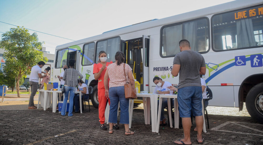‘Busão’ leva vacinas para a Praça dos Girassóis e no Parque dos Povos Indígenas na quinta, 30; veja a programação