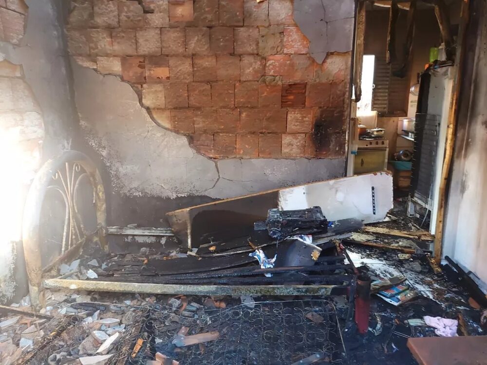 Em Araguaína, família perde roupas, móveis e eletrodomésticos após casa pegar fogo