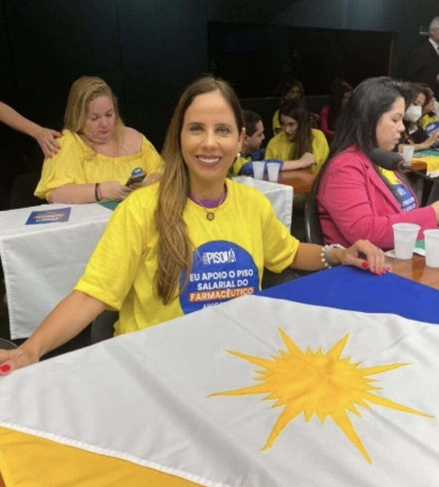 Vitória da Farmácia! Piso farmacêutico é aprovado na Câmara dos Deputados; Conselheira Federal da Classe, Martha Ramos comemora