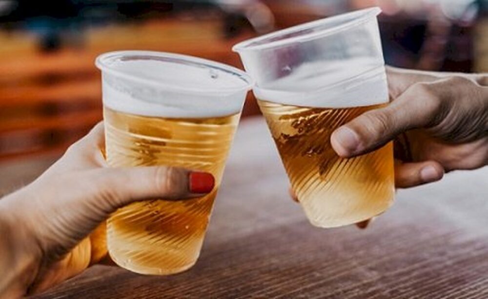 Prefeitura de Pedro Afonso proíbe venda e consumo de bebidas em recipientes de vidro nos shows e praias da cidade