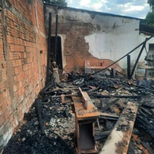 Incêndio em marcenaria no centro de Guaraí destrói máquinas e deixa diversos prejuízos para proprietário; família pede ajuda