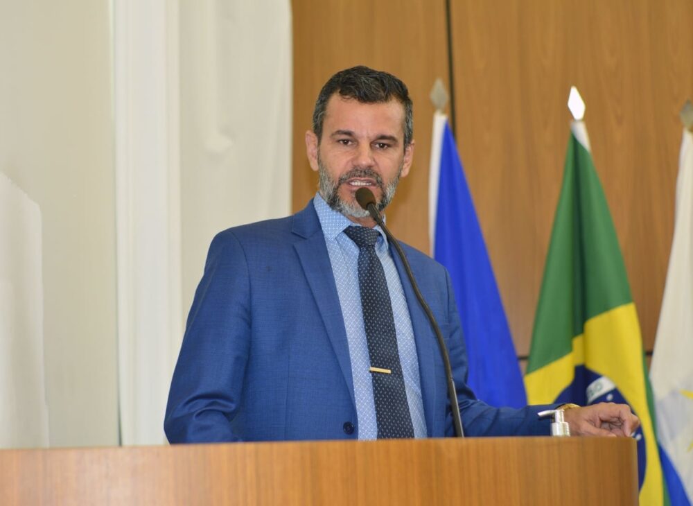 Vereador Mauro Lacerda solicita a revitalização de todos os pontos de ônibus de Palmas e o aumento das rondas policiais na quadra 110 sul