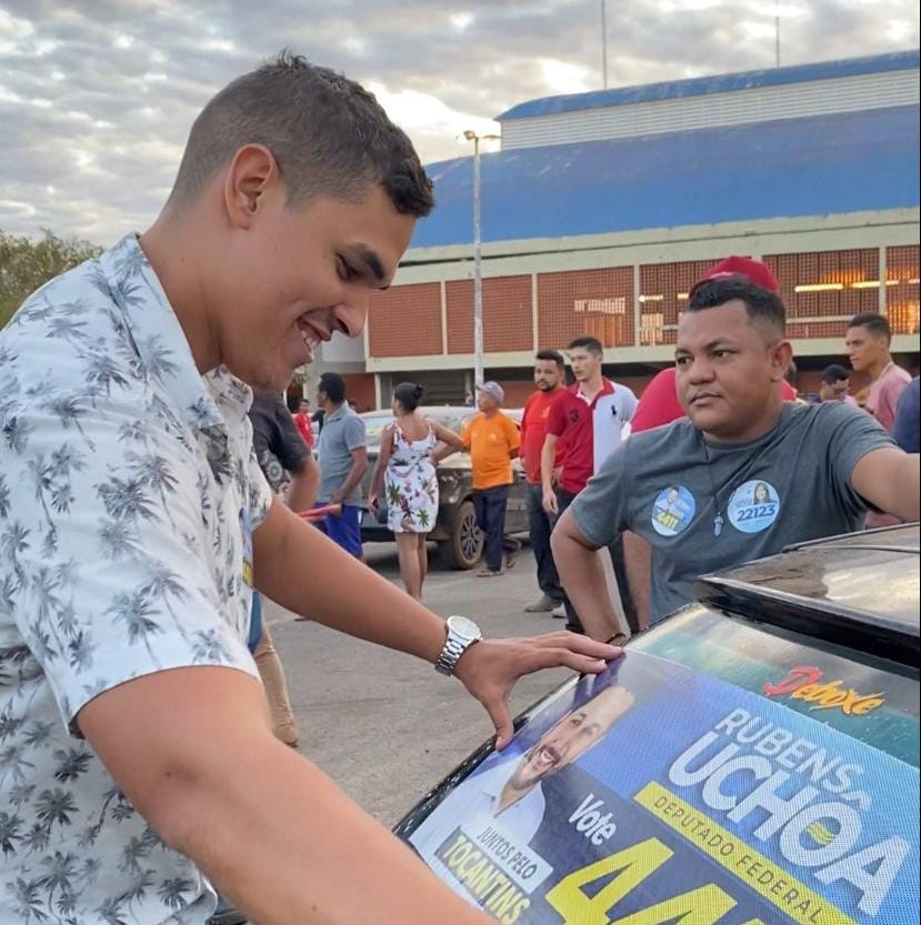 Candidato a deputado federal, Rubens Uchôa demonstra força em adesivaço com centenas de veículos na região sul de Palmas 