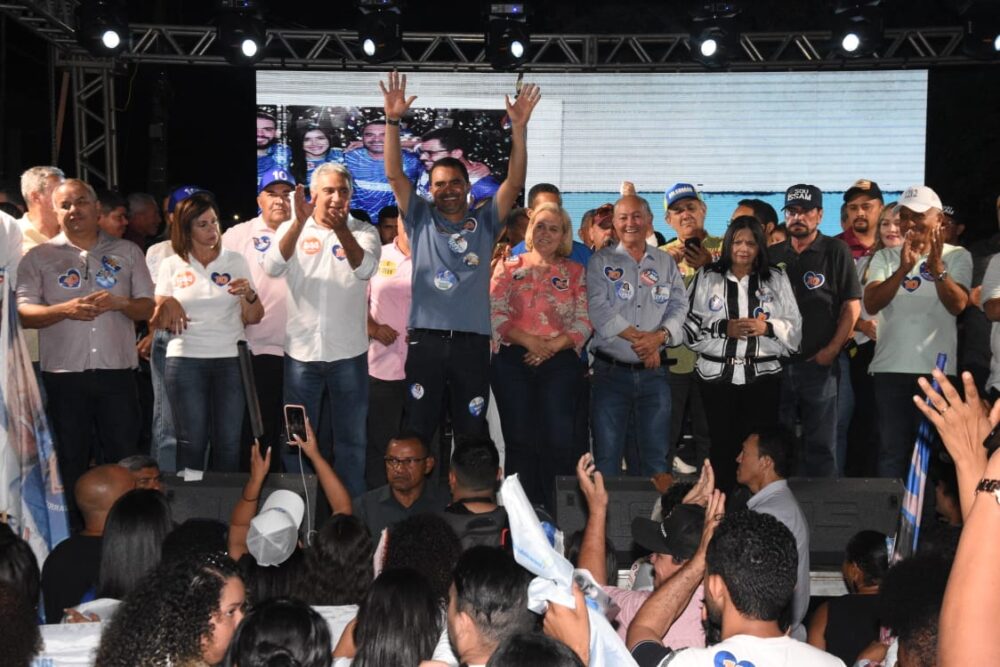 Wanderlei Barbosa faz mega carreata e arrasta multidão no último comício em Araguaína