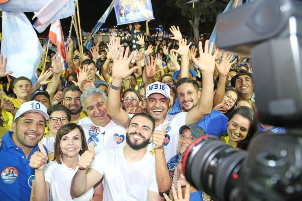 Governador Wanderlei Barbosa recebe apoio da juventude de Palmas em grande comício na região sul