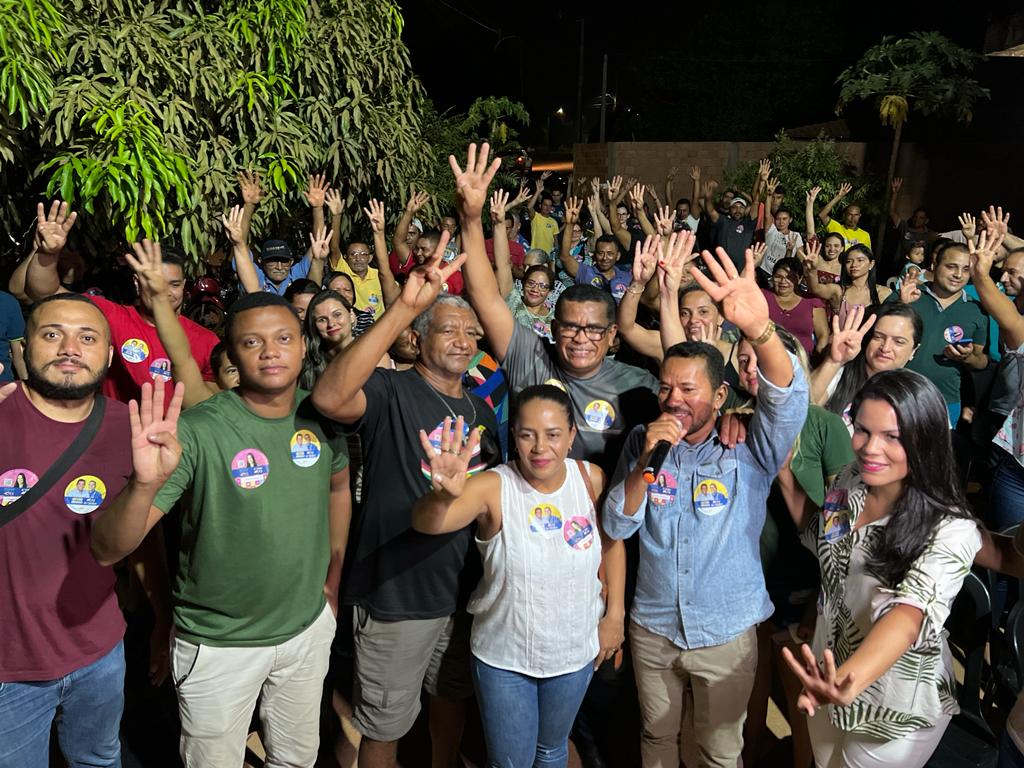 Vereador Júnior Brasão marca presença em reunião política no setor União sul, na região sul de Palmas e defende pavimentação asfáltica do bairro