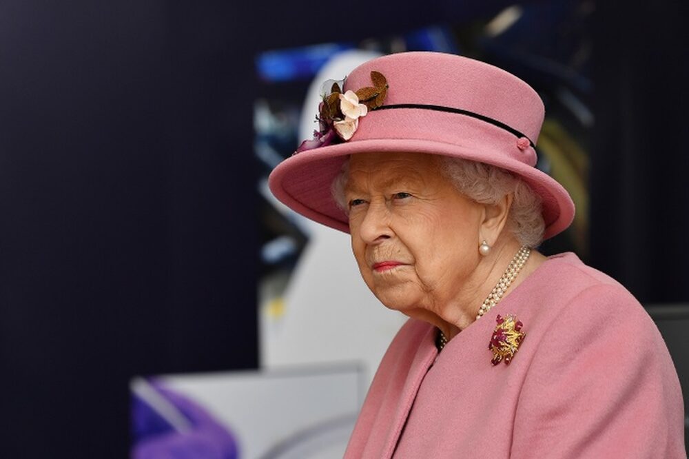 Rainha Elizabeth II é colocada sob supervisão médica; família é convocada