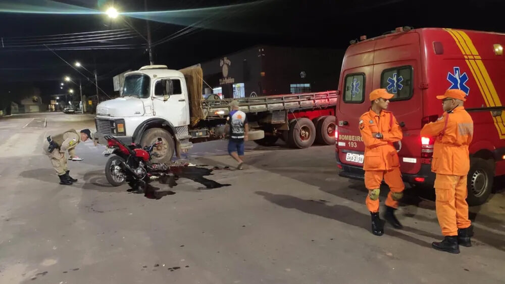 Motociclista de 28 anos morre em cruzamento de Gurupi ao ser atingido por caminhão