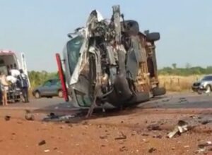 [VÍDEO] Motorista morre após ambulância do Hospital Regional de Paraíso bater de frente com veículo