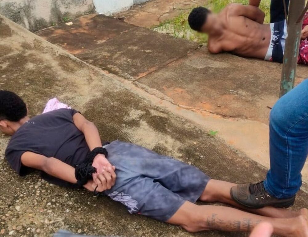 TENSÃO: Grupo armado é detido por moradores e acaba com um homem preso e um menor apreendido pela PM na região norte de Palmas 
