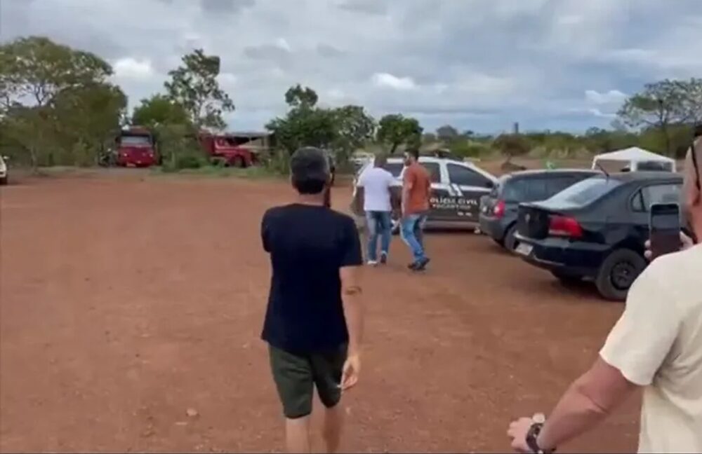 [Vídeo] Manifestantes bolsonaristas expulsam e hostilizam agentes da Polícia Civil em Palmas