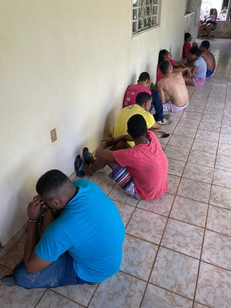 Polícia Civil prende grupo de 14 pessoas por tráfico de drogas e posse ilegal de armas no sul do Tocantins