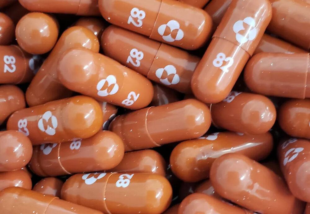 Remédio para casos leves da Covid-19 é liberado para venda em farmácia