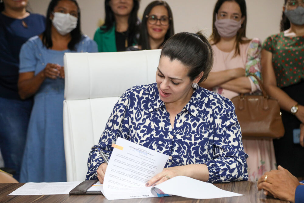 Cinthia Ribeiro sanciona nesta quinta-feira (22) mais PLs; desta vez, servidores da Saúde, ATTM e GMP serão beneficiados