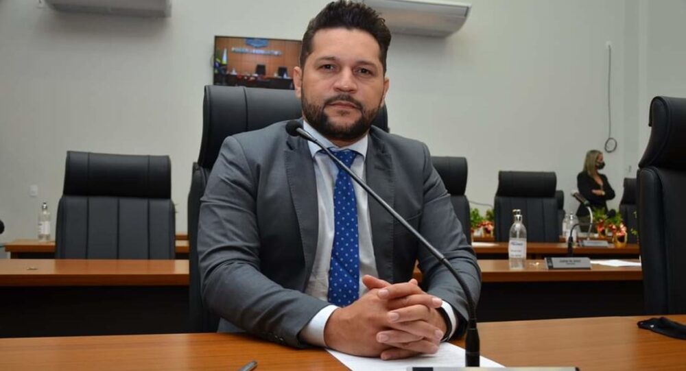 Construção de pontos de ônibus com abrigos em todas as paradas do Bertaville, em Palmas, é solicitação do vereador Rubens Uchôa 