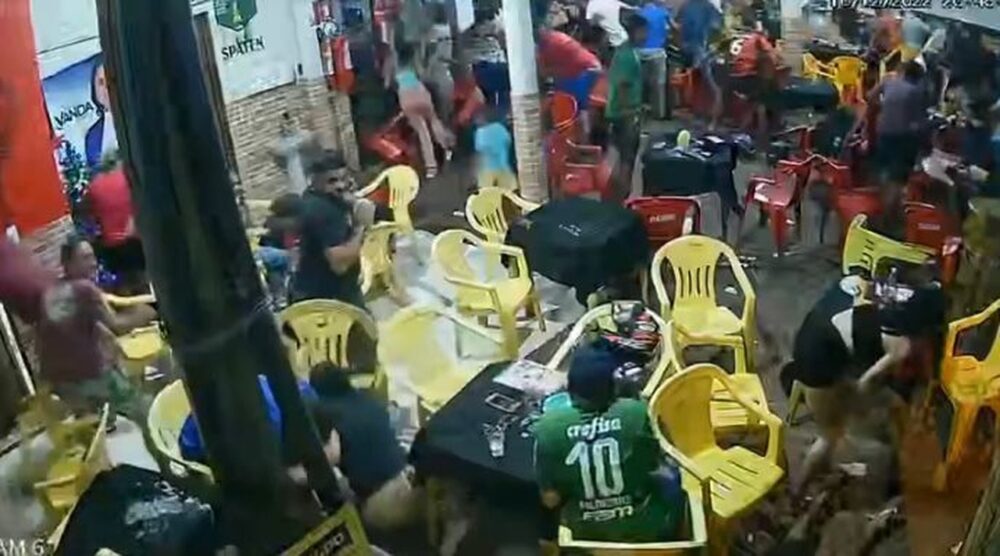 Correria e pânico em bar de Palmas: Veja o momento em que atirador mata jovem e deixa outro ferido na região sul da Capital