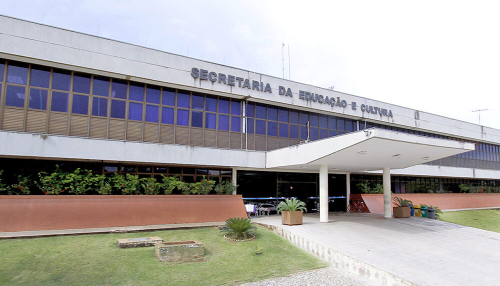 VEM AÍ: Wanderlei Barbosa anuncia banca para concurso com mais de 5 mil vagas para a Educação no Tocantins