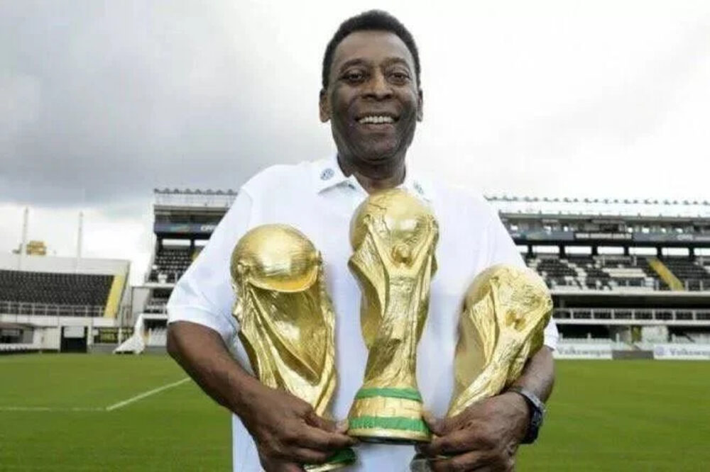 Único campeão de três Copas, mais de 1.200 gols: A trajetória de Pelé