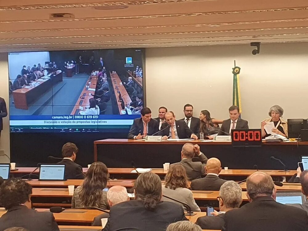 APROVADO! Congresso Nacional aceita Orçamento de 2023 com Bolsa Família de R$ 600 e salário mínimo de R$ 1.320; saiba detalhes