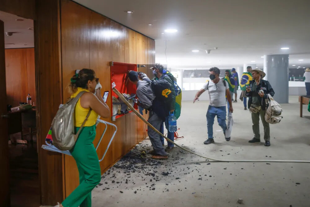 Veja lista com mais de 200 nomes dos presos por invadir a Praça dos Três Poderes em Brasília