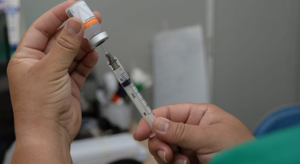 Semus recebe 360 imunizantes da Coronavac para segunda dose e convoca população para se vacinar em Palmas