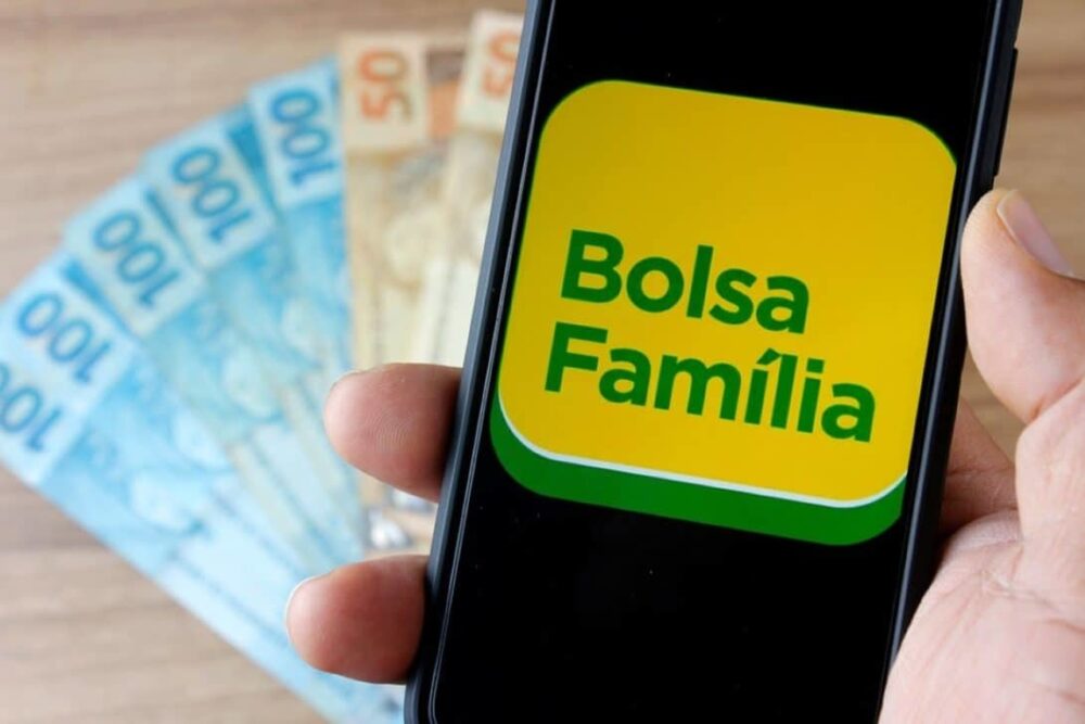 Bolsa Família: Caixa Econômica Federal começa a pagar o benefício de R$ 600 nesta quarta-feira, 18; confira o calendário completo