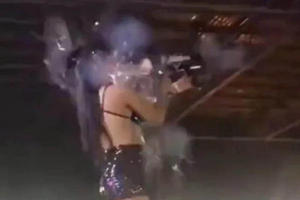 DJ sofre queimadura após disparar canhão de confete no rosto durante show em SC; ASSISTA