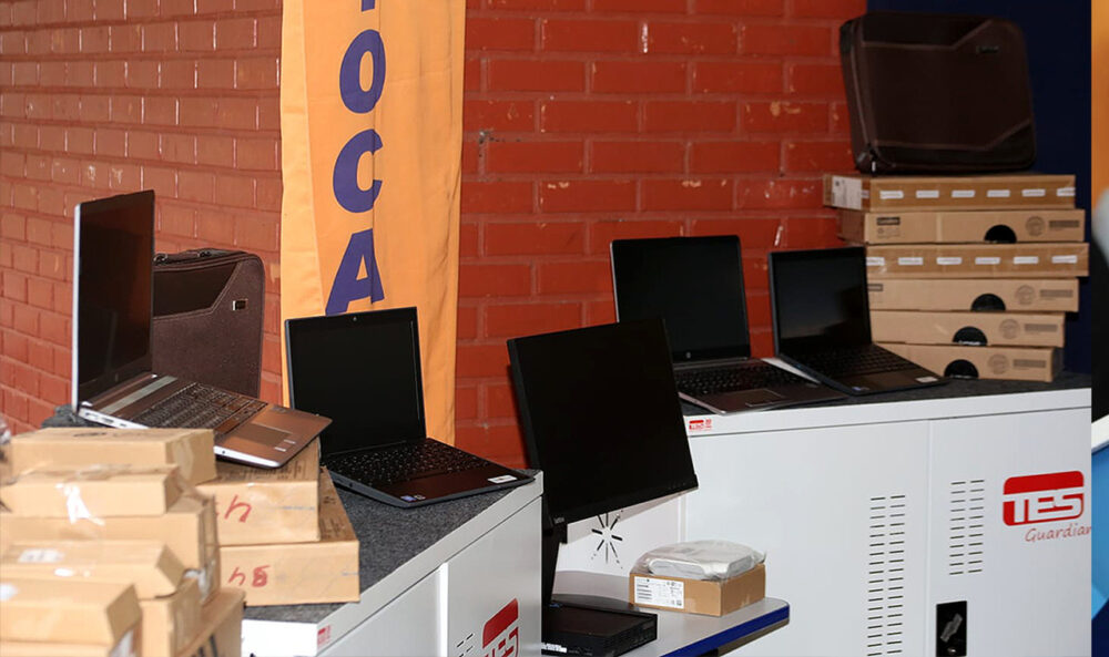 Equipamentos do Programa Tô Ligado e mais de 300 computadores são entregues para escolas em Araguaína