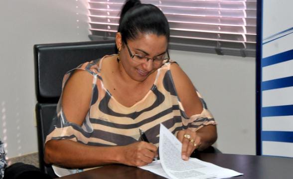 Irmã do governador, Berenice Barbosa é nomeada para assumir a Secretaria da Mulher do Tocantins