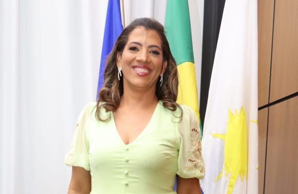 2ª suplente de vereadora, Elaine Rocha, toma posse na Câmara Municipal de Palmas