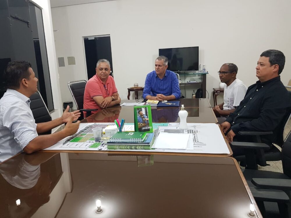 Vereador Eudes Assis visita secretário da Seagro, Jaime Café para discutir projetos de incentivos aos pequenos produtores rurais