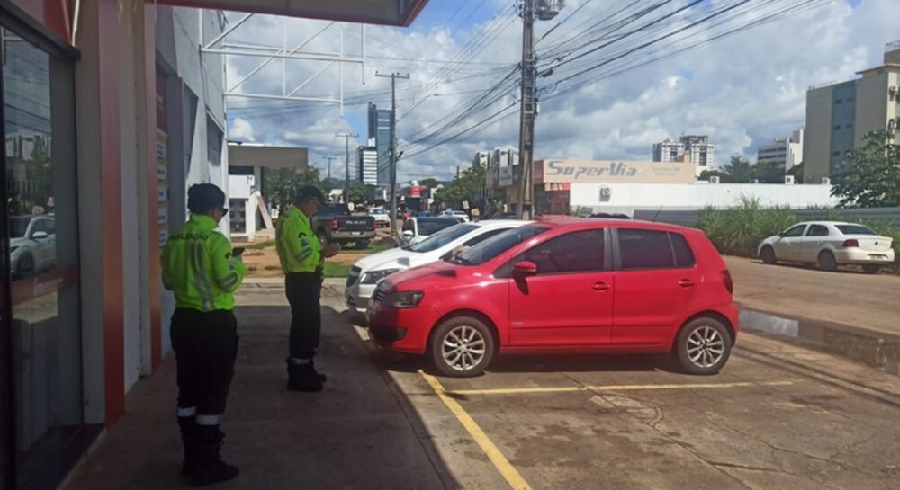 Mais de 100 veículos são autuados durante operação 'Calçadas Limpas' em Palmas