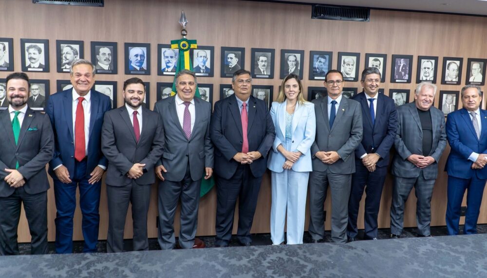 Vice-governador Laurez Moreira se reúne com ministro do STF, Luís Roberto Barroso, e ministro da Justiça, Flávio Dino em Brasília