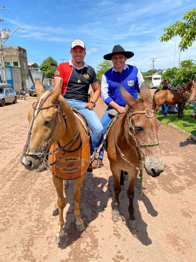 Vereador Major Negreiros participa de cavalgada em Taquaruçu Grande